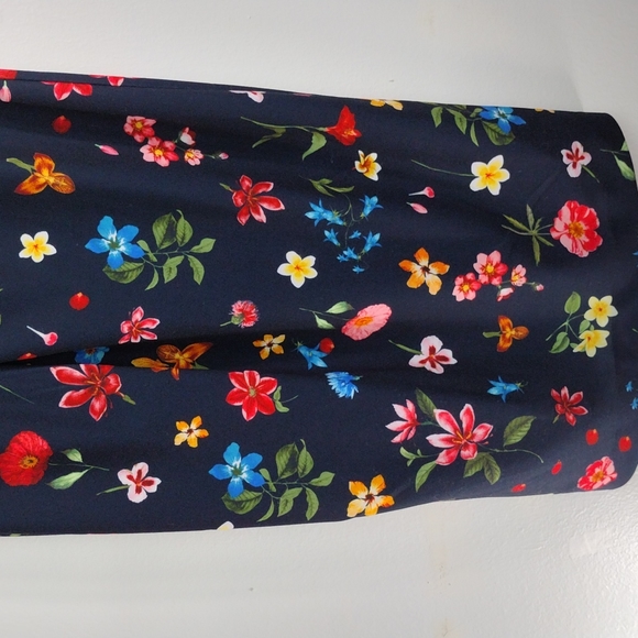 Tahari Size 6 Floral Floral Stretch Dress - Picture 3 of 11